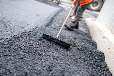 How Heavy Traffic Impacts Commercial Asphalt Surfaces
